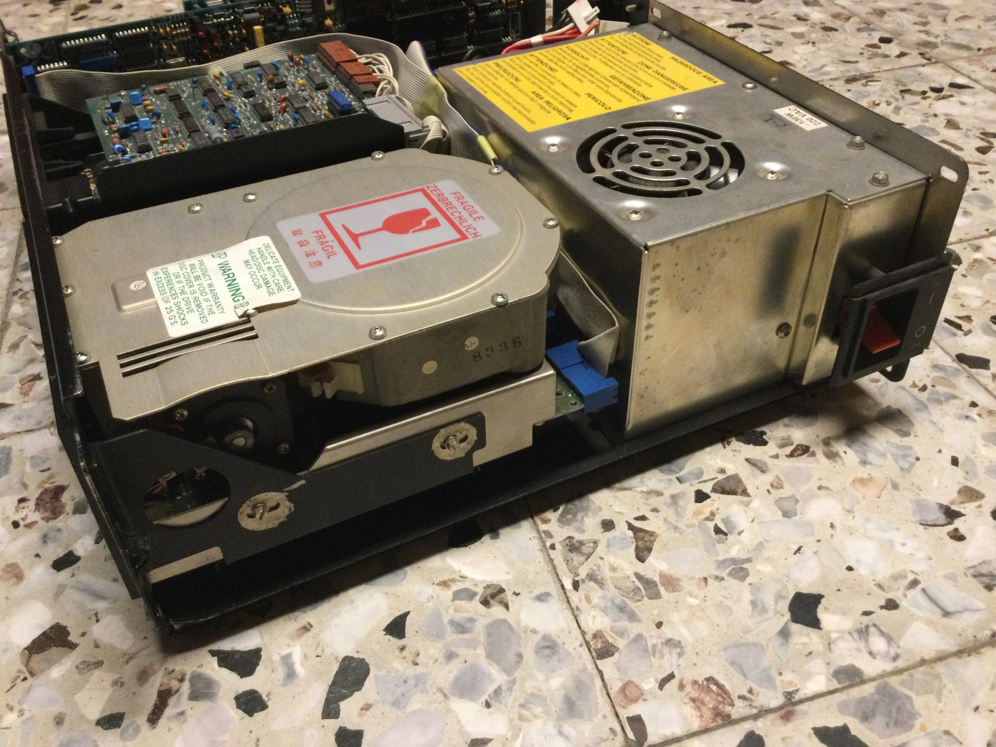 IBM XT mit geöffneten Gehäuse (3)