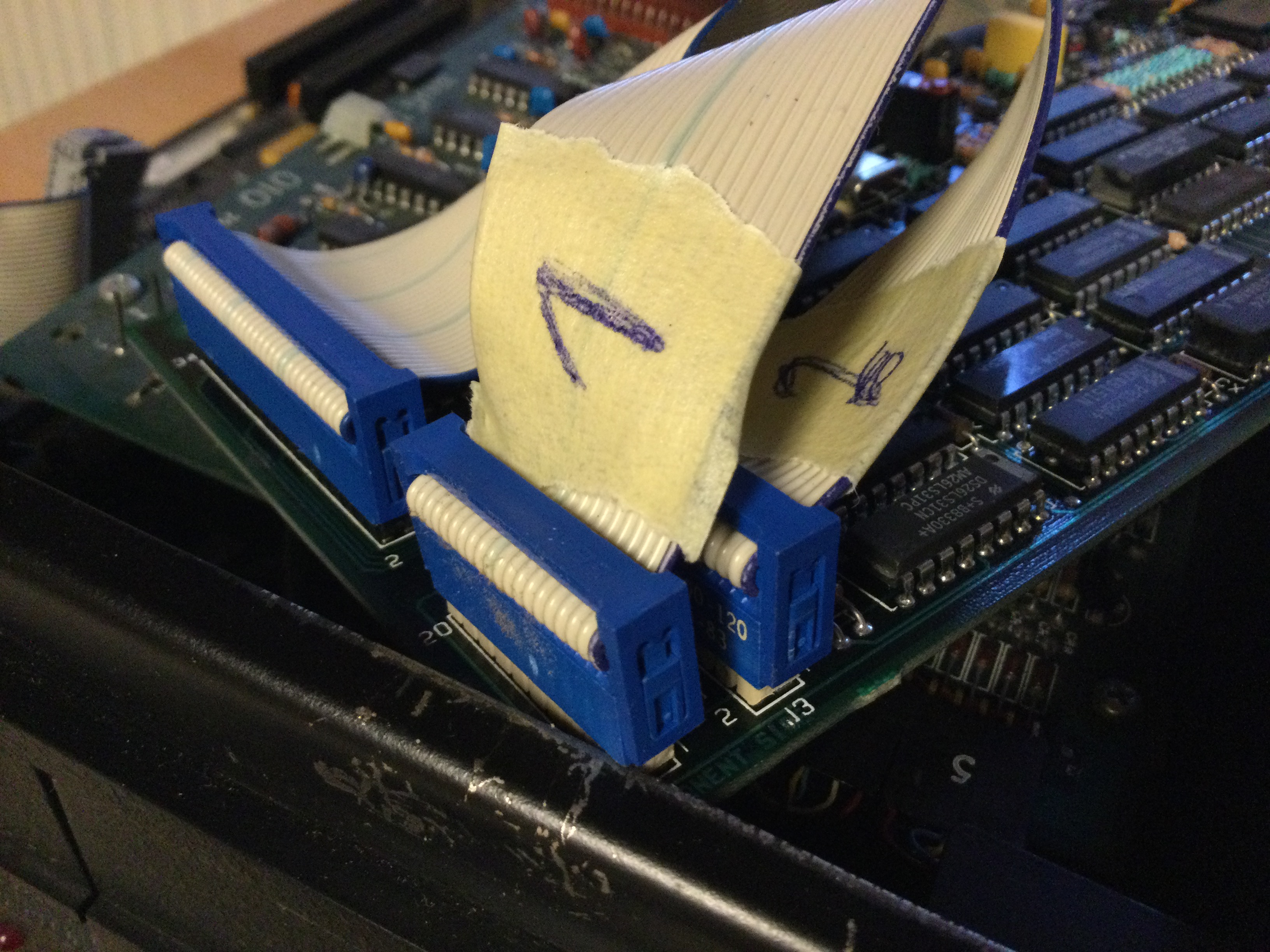 Der Festplatten Controller - Markierung der Datenkabel
