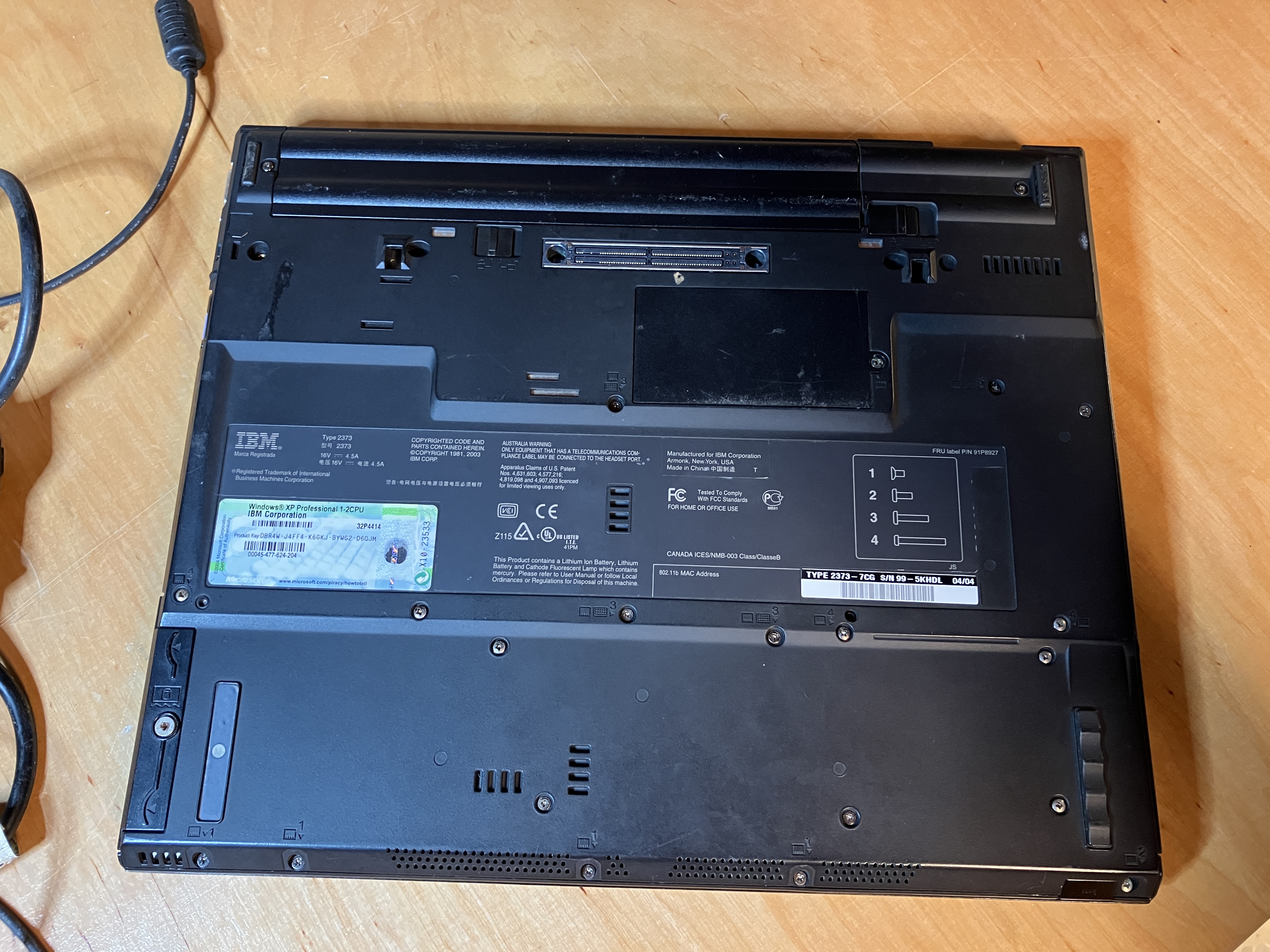 IBM T40 Unterseite